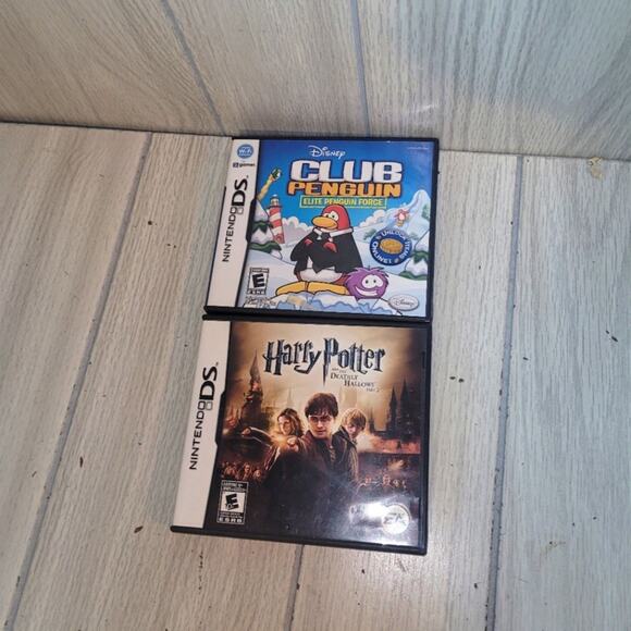Nintendo DS Game Bundle: Club Penguin Elite Penguine Force and Harry Potter CIB - Picture 1 of 3